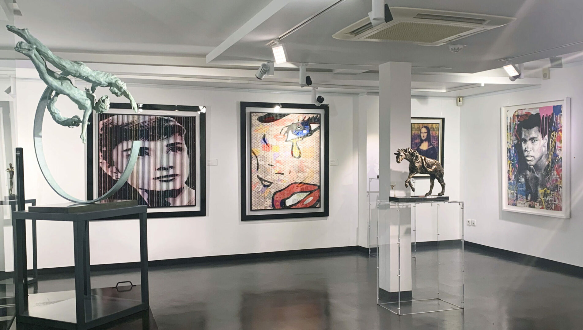Photo d'intérieur de la Galerie Montmartre