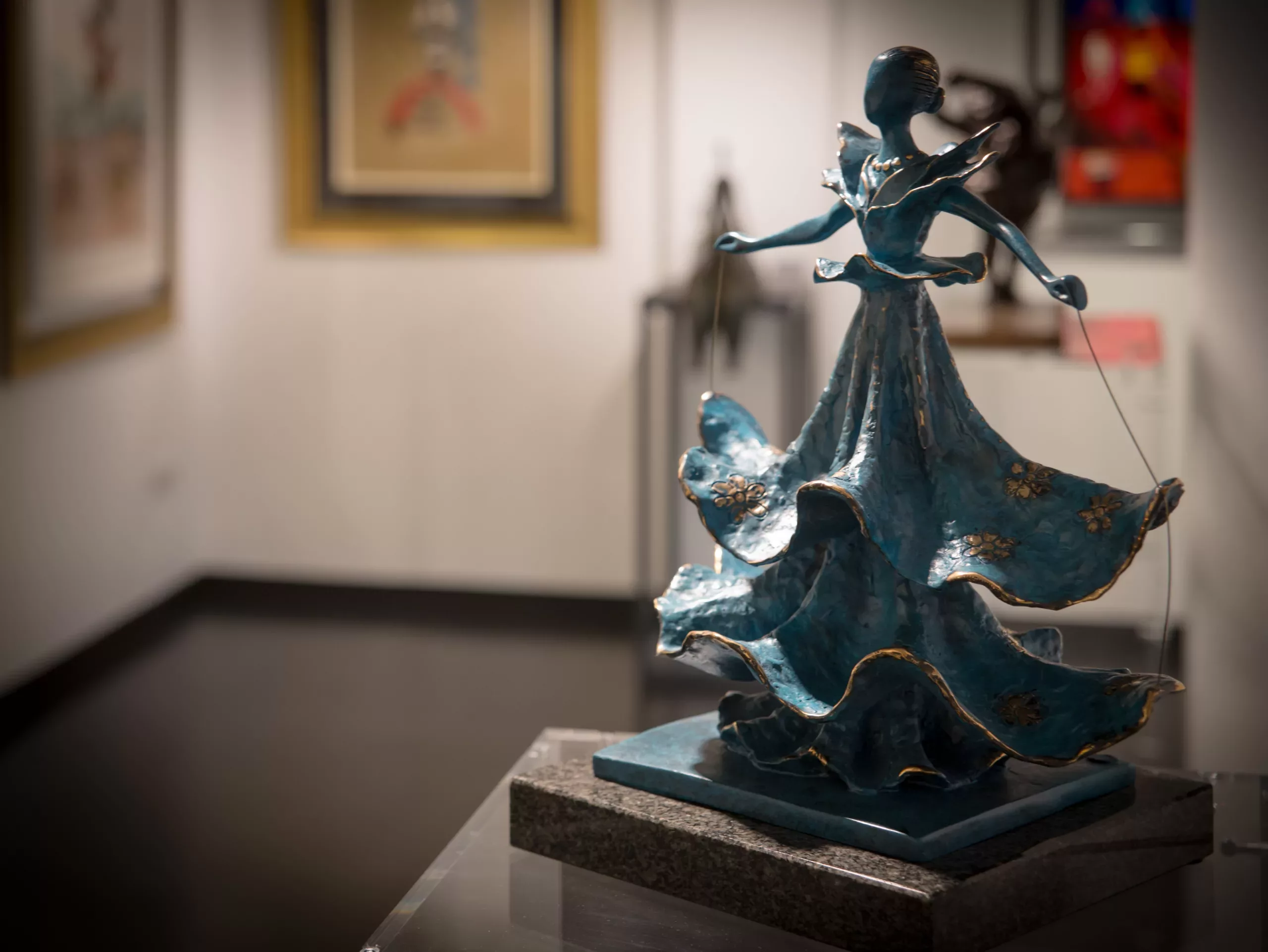 Photographie de la Danseuse Dalinienne, sculpture en bronze de Salvador Dali